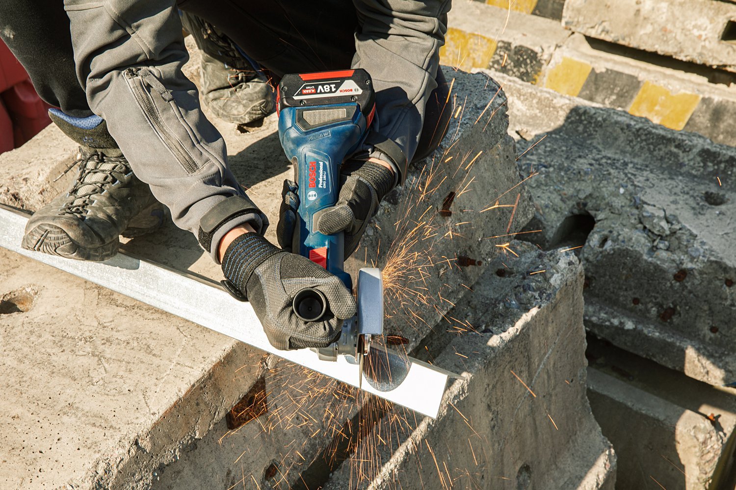 Bosch Professional GWS 180-LI Akülü Taşlama Makinesi - Resim 3