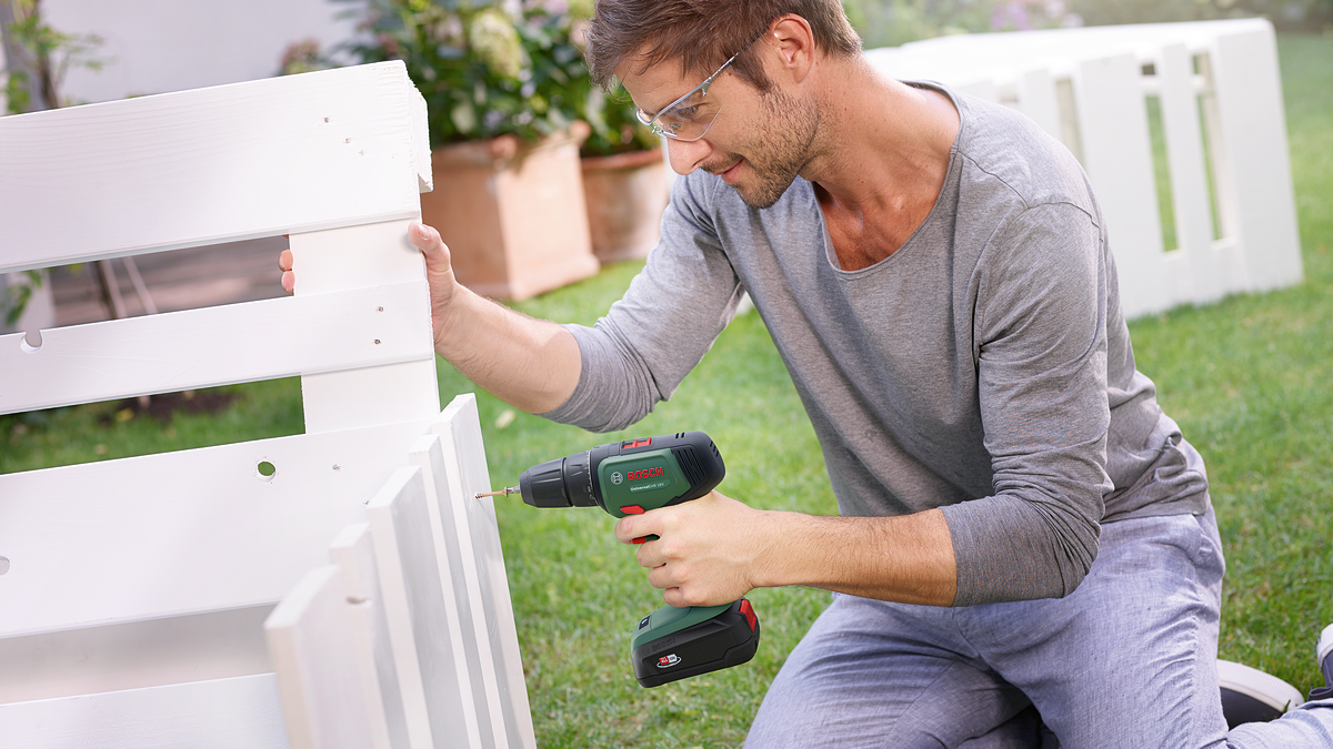 Bosch UniversalDrill 18 Çift Akülü Delme Vidalama Makinesi (2 x 1,5Ah) - Resim 3