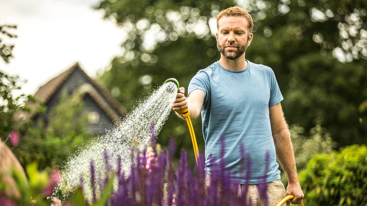 Bosch GardenPump 18V-2000 Akülü Bahçe Pompası - Resim 4