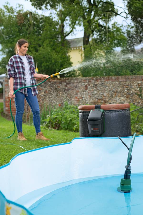 Bosch GardenPump 18V-2000 Akülü Bahçe Pompası (Solo) - Resim 2